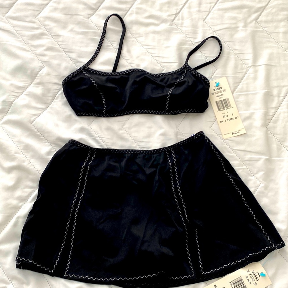 NWT 2pc Adrienne Vittadini bikini with skirted bottom